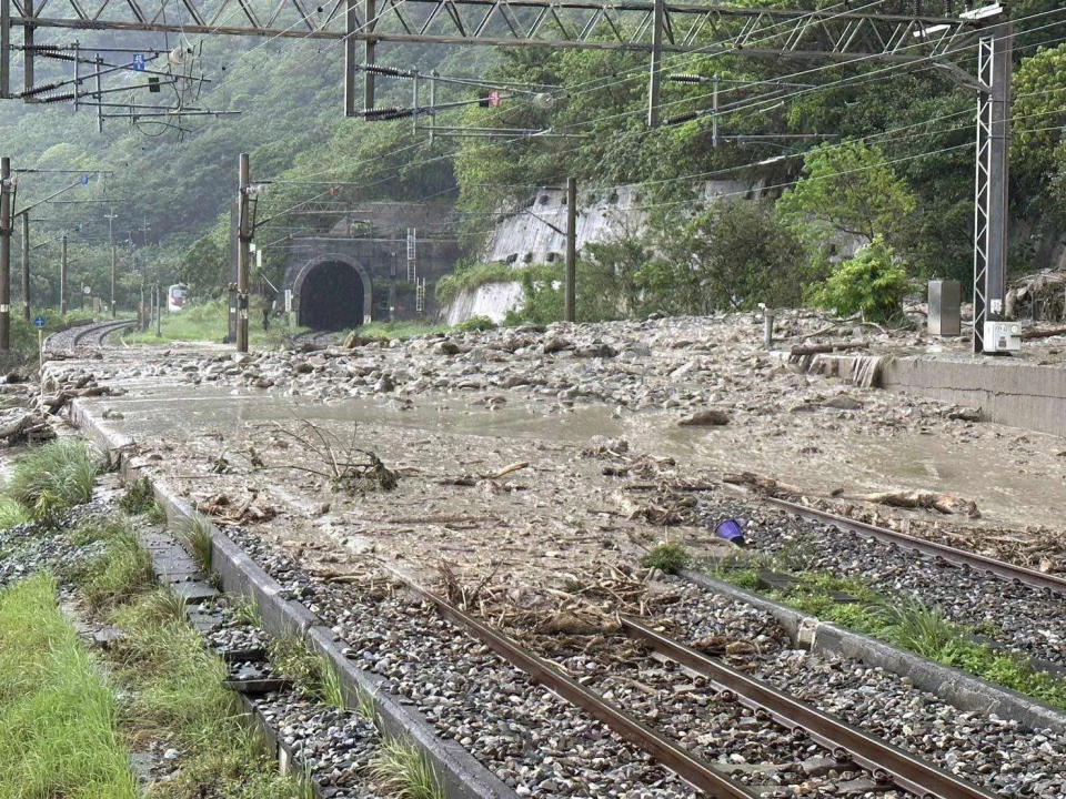 <strong>蘇花部分路段發生土石流。（圖／民眾提供）</strong>