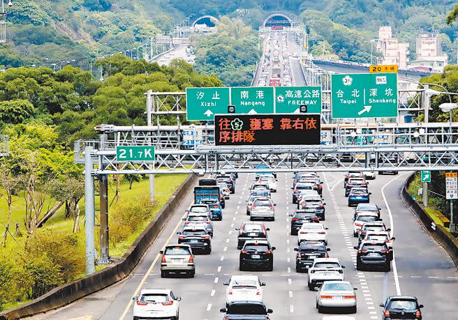 春節7天連假將至，高速公路局25日預估，將有大量遊客前往宜花東地區，呼籲用路人避開尖峰時段。（本報資料照片）