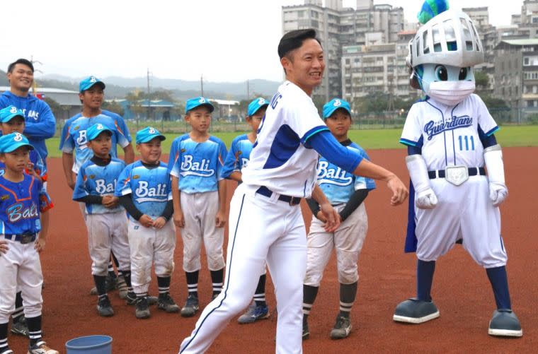 今日壽星江國豪出席擔任「悍你上學趣」教練。大會提供