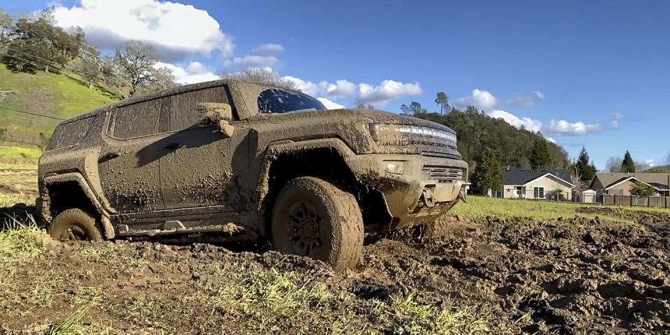 2024 gmc hummer suv