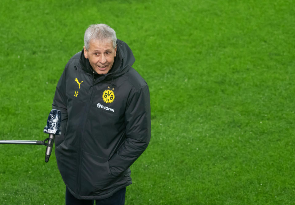 Soccer Football - Champions League - Group F - Borussia Dortmund v Lazio - Signal Iduna Park, Dortmund, Germany - December 2, 2020 Borussia Dortmund coach Lucien Favre before the match Pool via REUTERS/Bernd Thissen