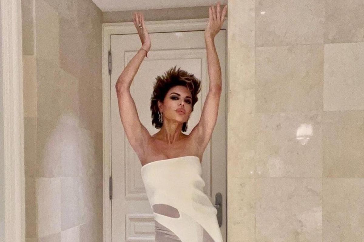 Fashion Statement! Lisa Rinna Shows Off Custom 'Mrs. Hamlin' Louis