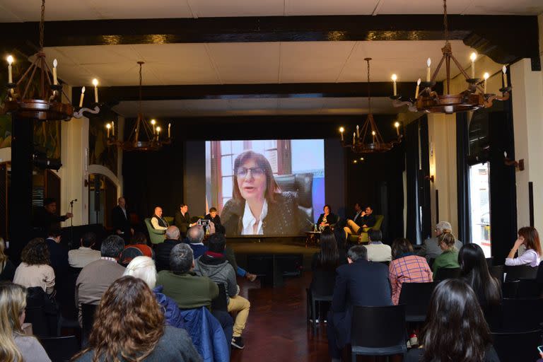 Bullrich expuso en la reunión de la Fundación Pensar 