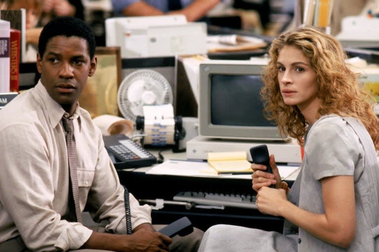 Washington y Julia Roberts en el thriller El informe pelícano; la actriz reveló que fue Denzel quien prefirió no rodar las escenas románticas que estaban en la novela de John Grisham