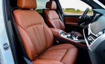 <p>Nearly every surface in the X7 can be covered in leather. </p>