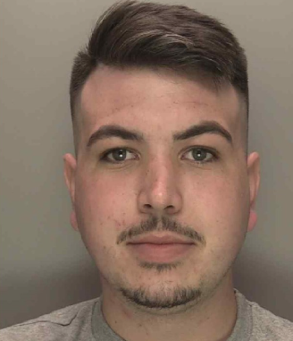 Ο Jason Curtis κρίθηκε ένοχος για φόνο για τον σχεδιασμό της επίθεσης με τον Prior (αστυνομία του Surrey)