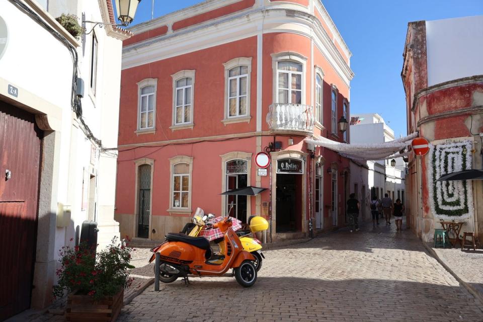 Cobbled streets and historical buildings in the market town of Loulé (Emma Magnus)