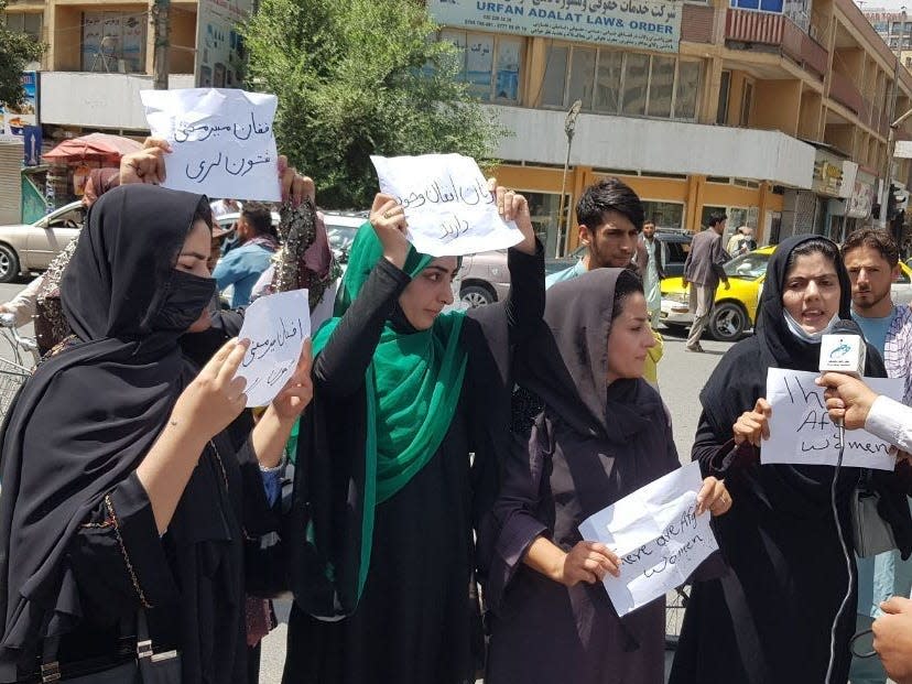 afghanistan women protest kabul