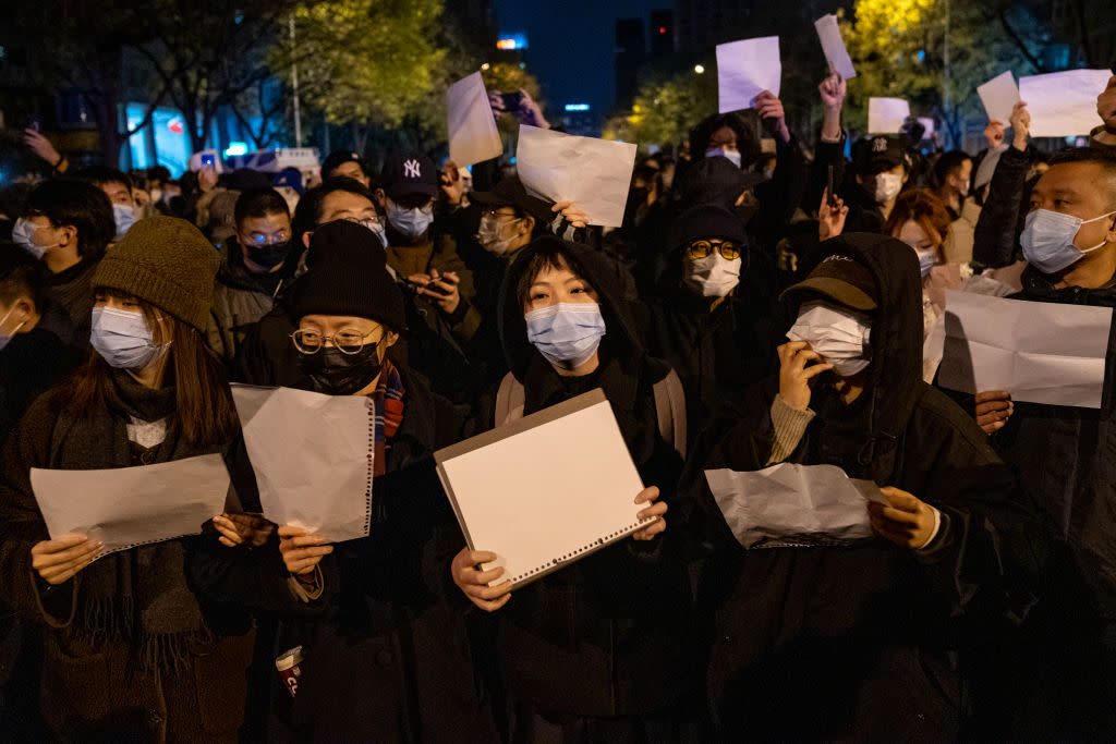 Protest in Beijing against Covid restrictions triggered by a fire in Urumqi