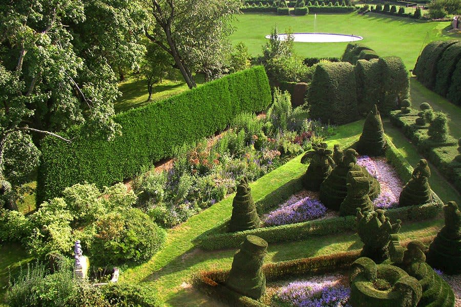 topiary gardens