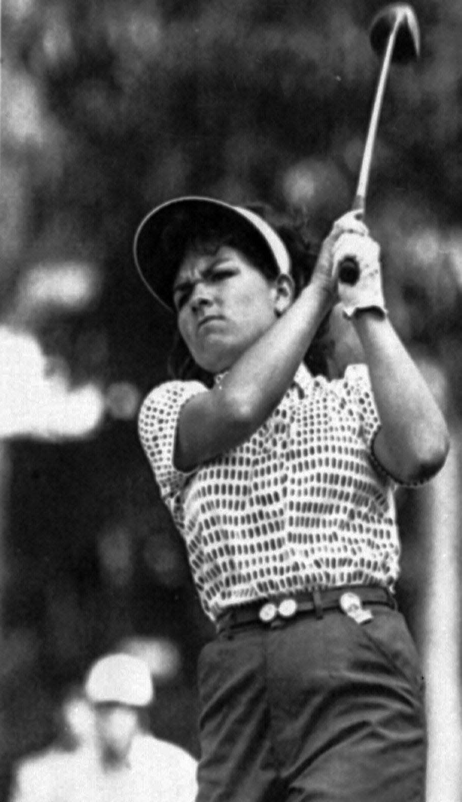 Heather Farr, an American professional golfer, was diagnosed with breast cancer in July 1989 and died after 4 years’ cancer fight in 1993.