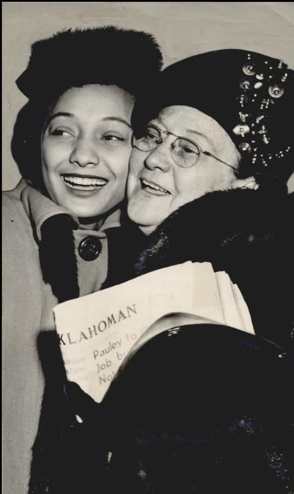 Ada Lois Sipuel Fisher with her mother, 1948.