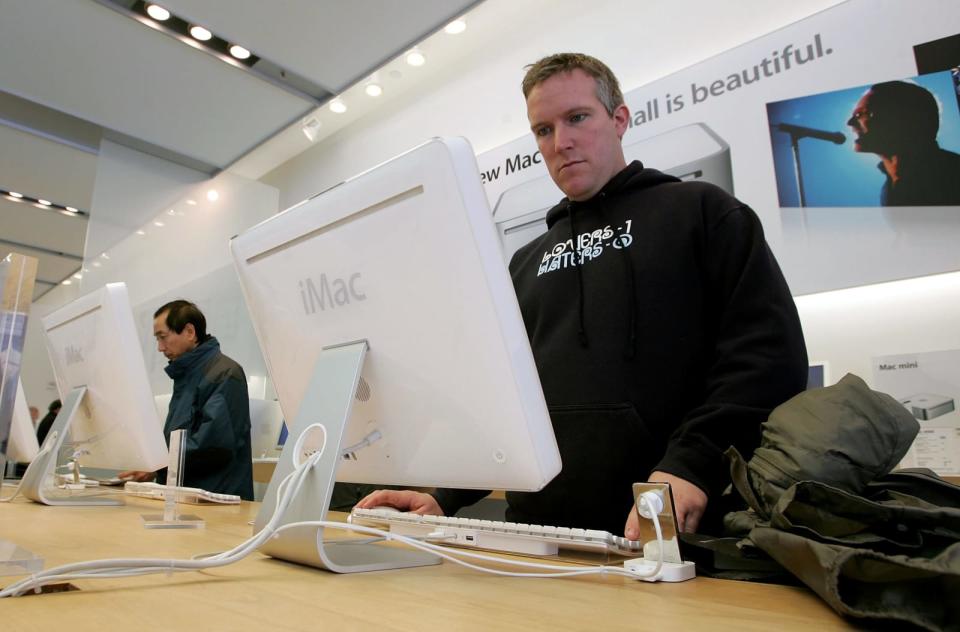 Apple Unveils Software To Run Windows XP