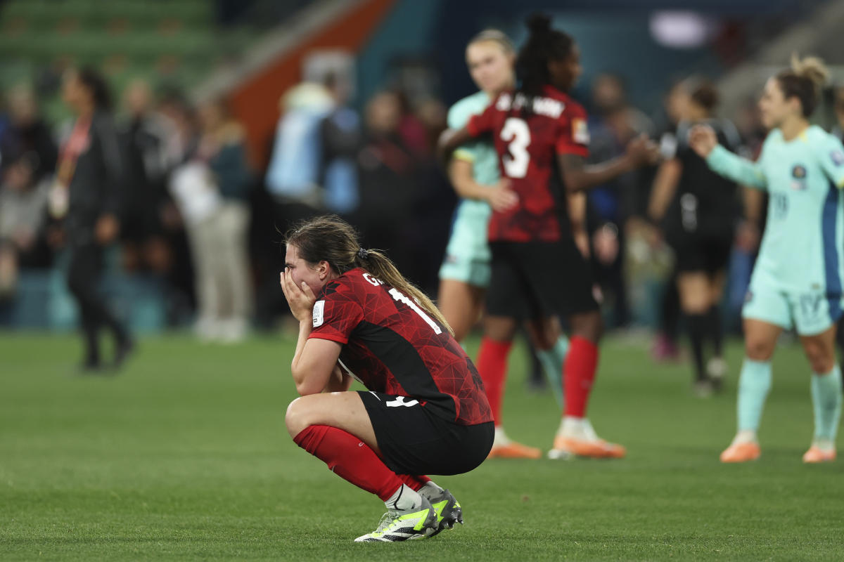 Canada head to the Women's World Cup with unsettled contract back home