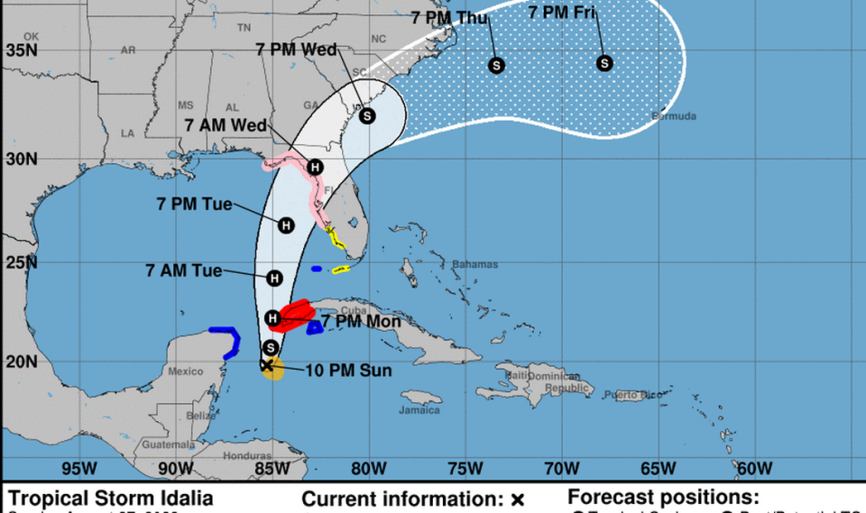 La costa del Golfo de la Florida está bajo vigilancia de huracán y de marejada ciclónica por la tormenta Idalia. 