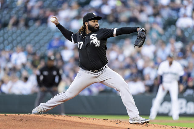 Watch: Johnny Cueto makes epic entrance to Marlins press