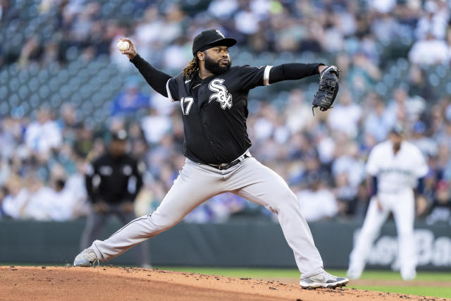 Watch: Johnny Cueto introduces himself to Marlins' fans in epic fashion