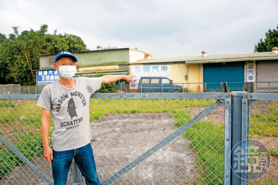 居民張先生（圖）不滿遭賤價徵地，向北市府抗議，結果又遭刁難。