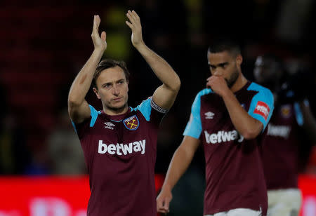 Soccer Football - Premier League - Watford vs West Ham United - Vicarage Road, Watford, Britain - November 19, 2017 West Ham United's Mark Noble applauds fans after the match Action Images via Reuters/Andrew Couldridge