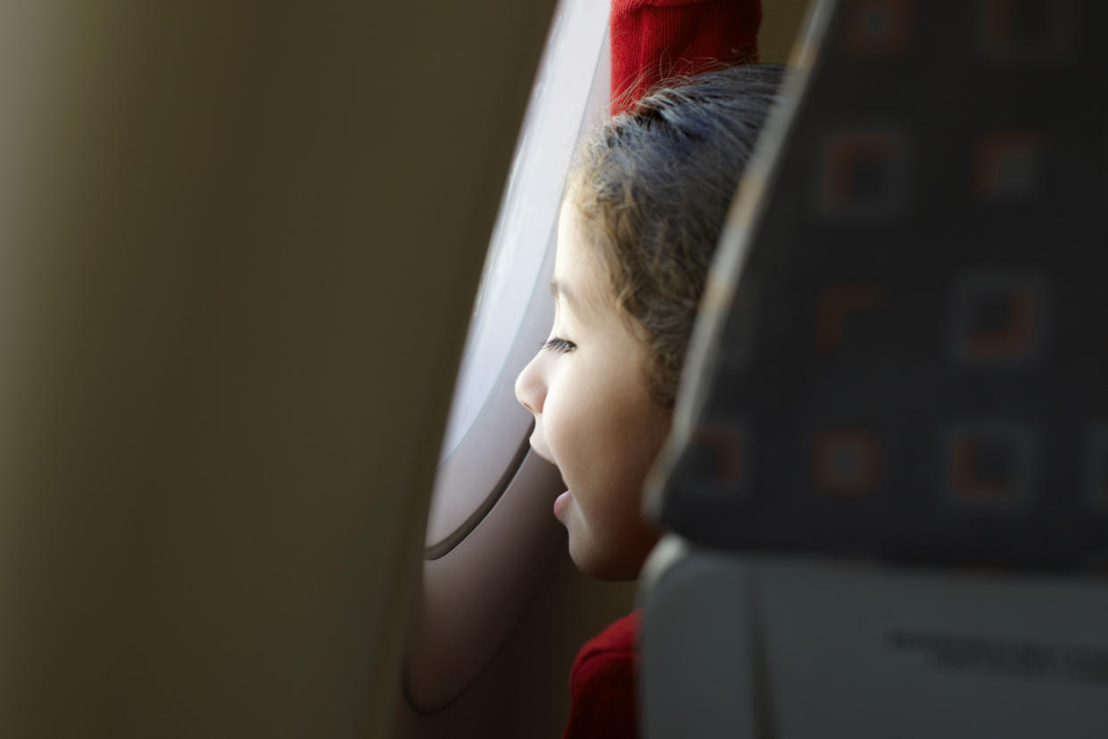 Ein Mädchen unterhielt kurzfristig ein ganzes Flugzeug - ohne es zu wissen. (Symbolbild: Getty Images)