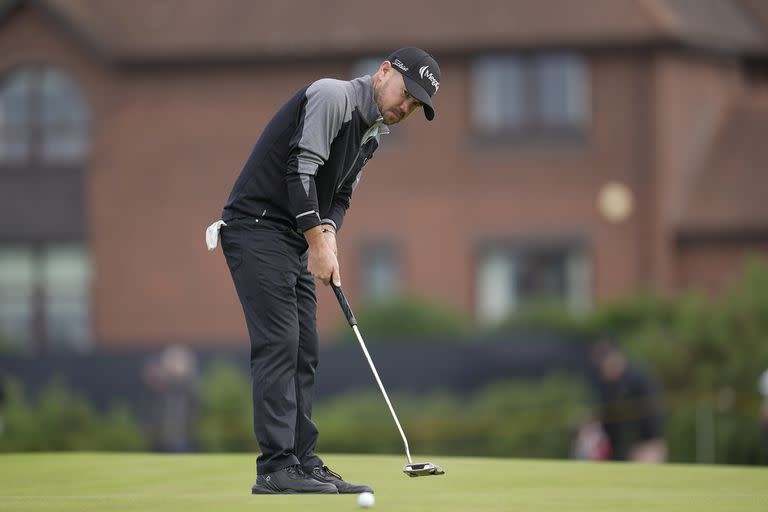 El estadounidense Brian Harman, con la precisión de un cirujano en un green de la cancha de Royal Liverpool, sede del Abierto británico este año.