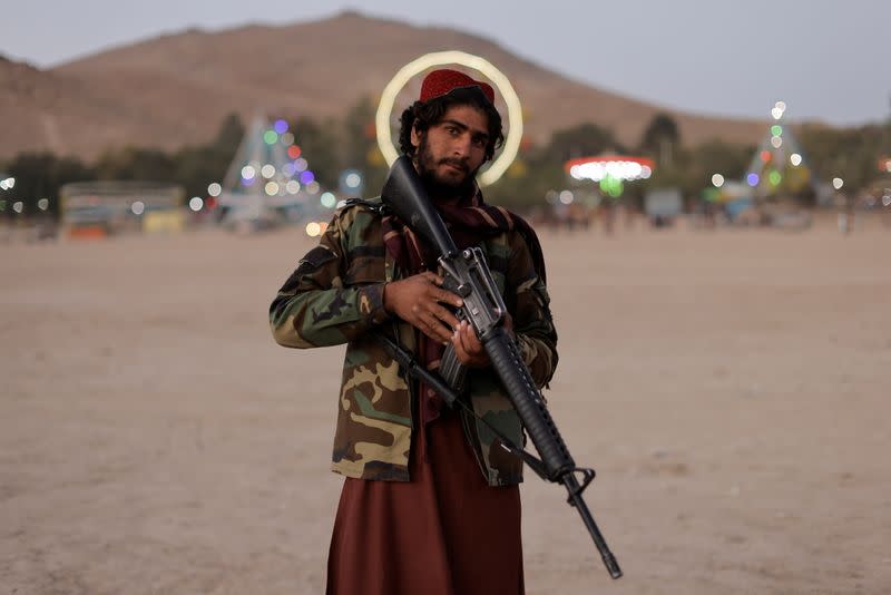 Taliban fighters flock to Kabul recreation spot for a day off