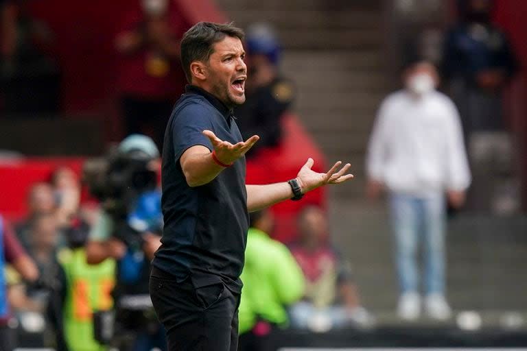 Nicolás Larcamón, en su época de entrenador del Puebla