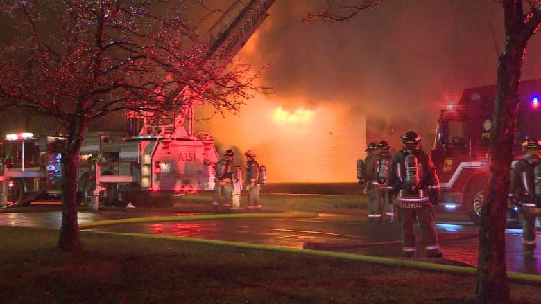 Early morning fire does major damage to Mississauga business