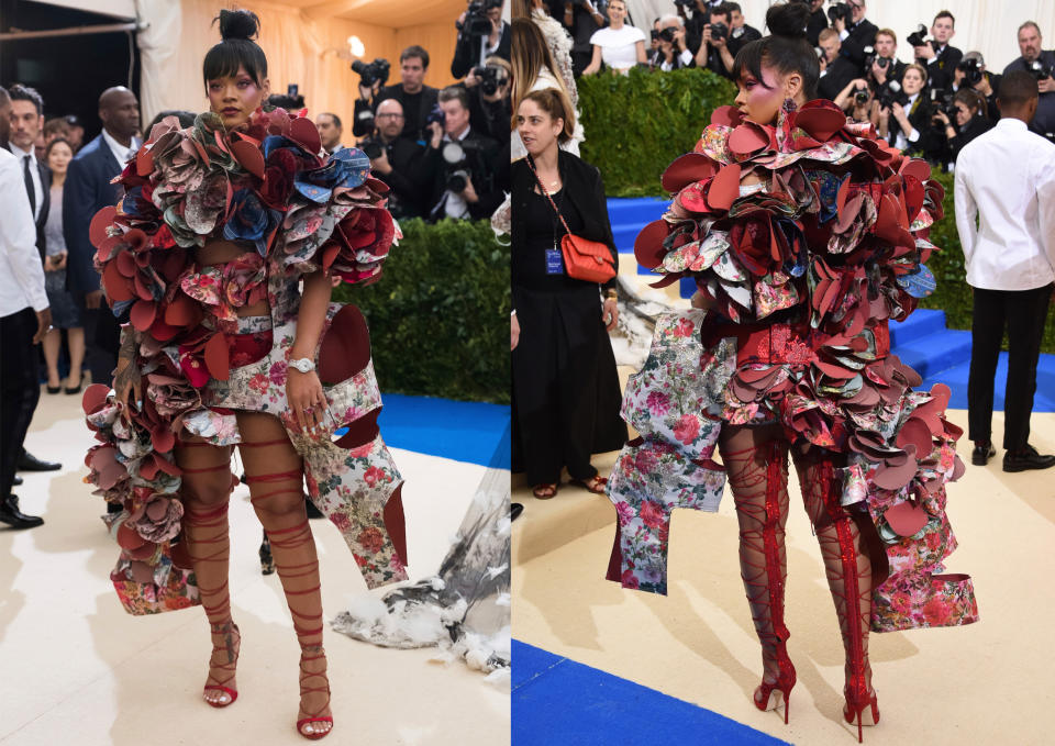 <p>Das Thema der Met Gala 2017 erforderte avantgardistische, mutige sowie extravagante Mode und widmete sich der „Comme des Carcons“-Designerin Rei Kawakubo. Sängerin Rihanna ließ sich von ihr ausstatten und lag dabei genau richtig. Mit ihrem 3D-Blumenkleid sorgte sie für Aufsehen und Schlagzeilen weltweit. (Bild: Evan Agostini/Invision/AP) </p>