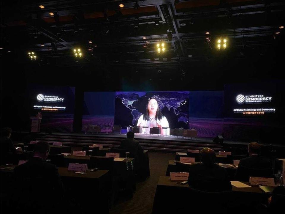 第3屆「民主峰會」於18日至20日在韓國召開，我國由數位部長唐鳳以預錄影片方式參加。（外交部提供）
