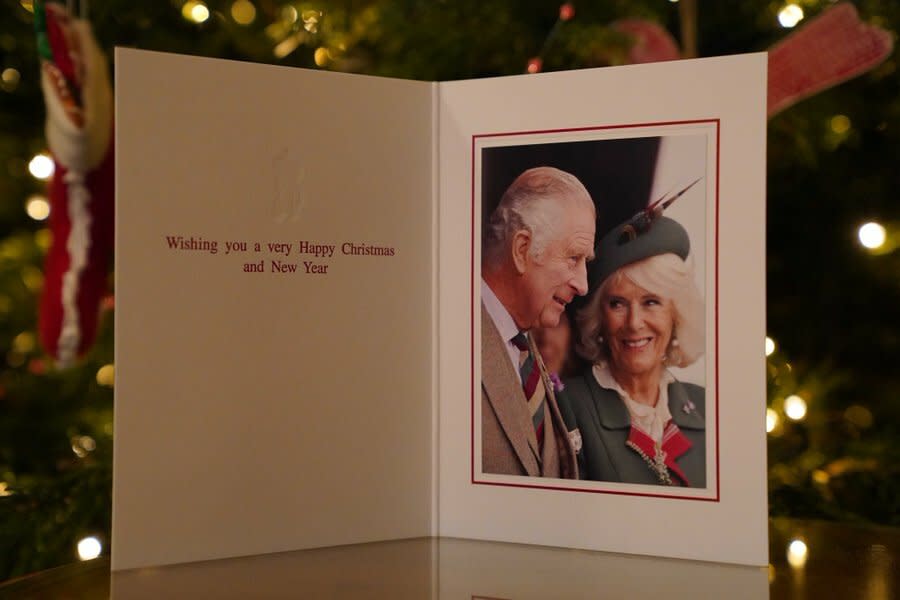 英國王室的耶誕卡12日出爐，70年來首次出現不同的人。（Photo from @RoyalFamily via Twitter）