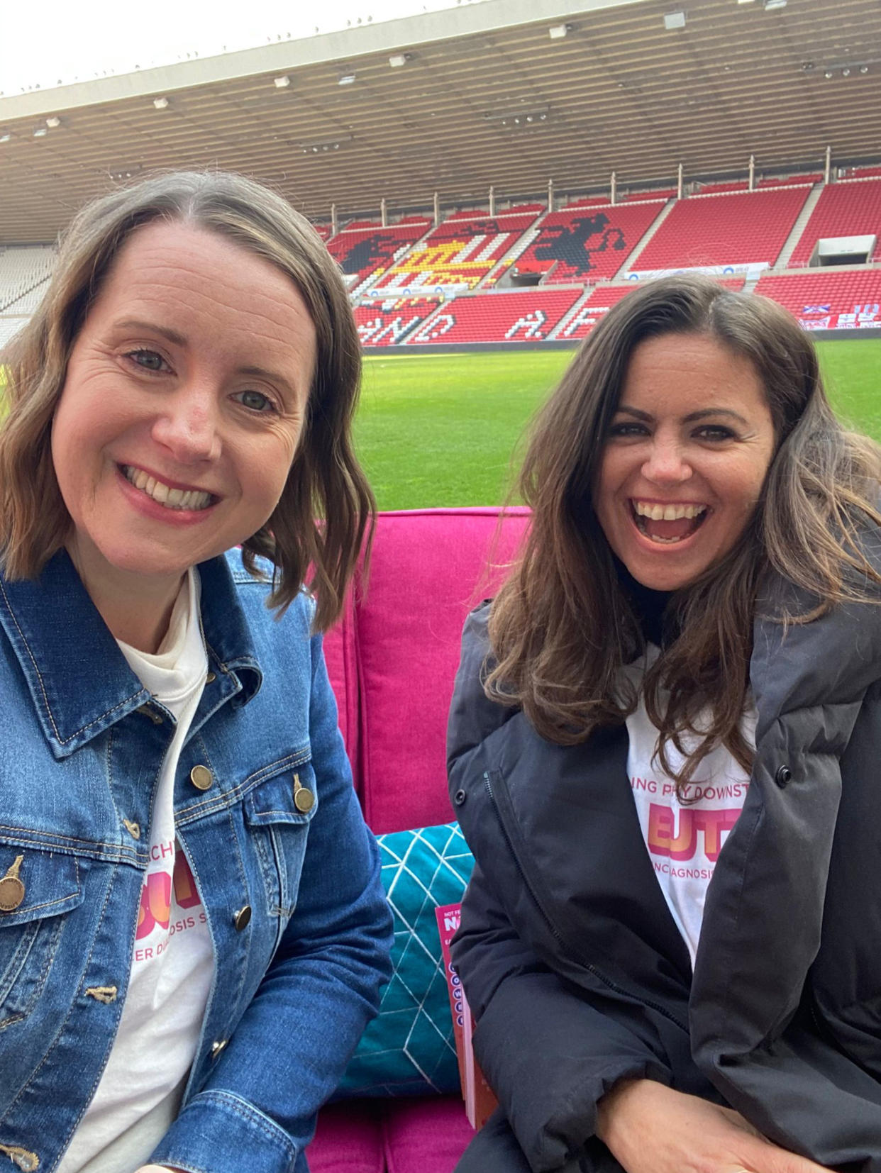 Emma Campbell pictured with Deborah James. (Image supplied Caters)