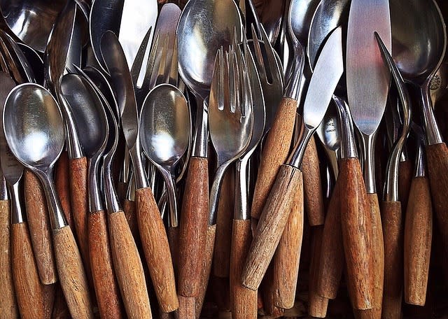 Knife Holder: Magnetic strips can also come in very handy in the kitchen. Just strap one on over your kitchen counter, and stick your knives to it. This way, you don’t have to stick your hand in a cluttered drawer and risk cutting a finger looking for some knives. Best part, it makes your your kitchen look very grown up.