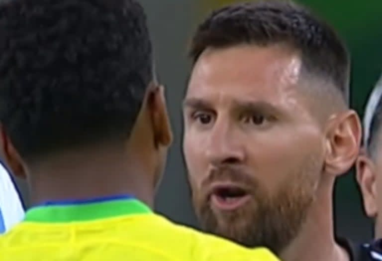 Durante el partido, Messi se enfrentó cara a cara con Rodrygo (Foto: Captura de video / X @TyCSports)