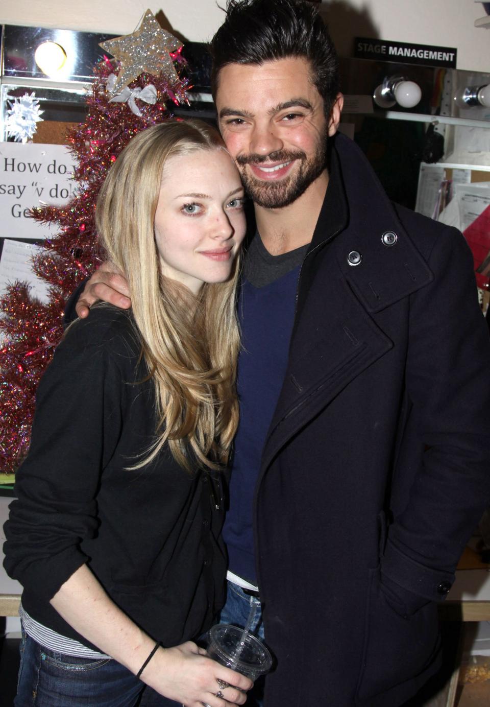 Amanda Seyfried & Dominic Cooper