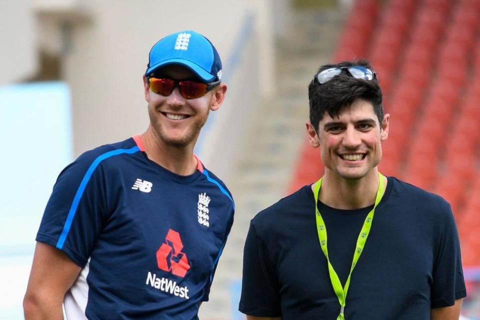 Stuart Broad and Alastair Cook (AFP)