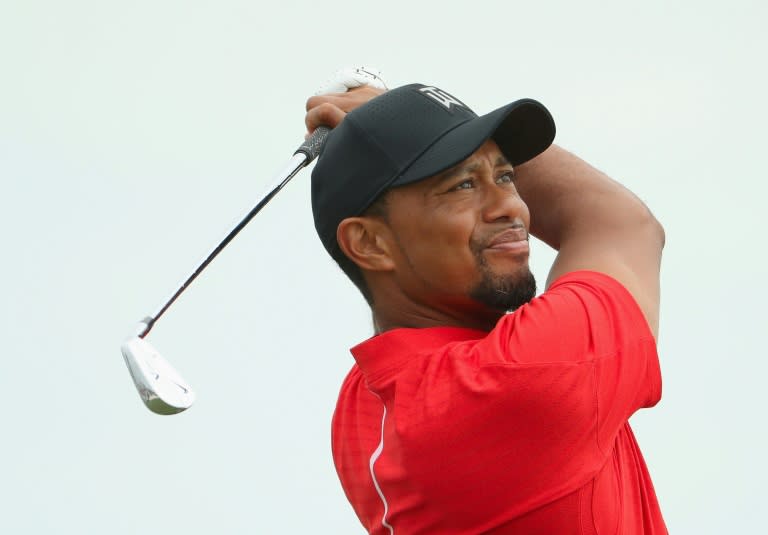 Tiger Woods of the United States hits his tee shot on the second hole during the final round of the Hero World Challenge at Albany, The Bahamas on December 4, 2016 in Nassau, Bahamas