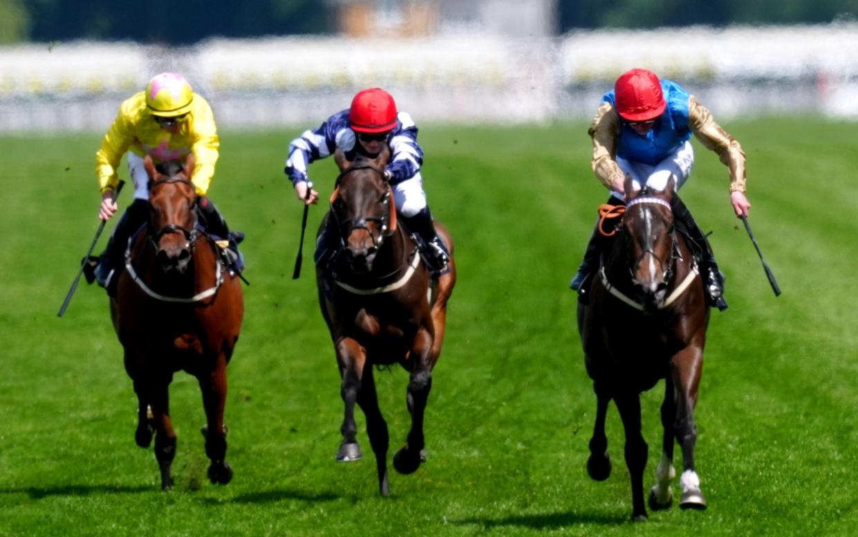 Leovanni ridden by jockey James Doyle