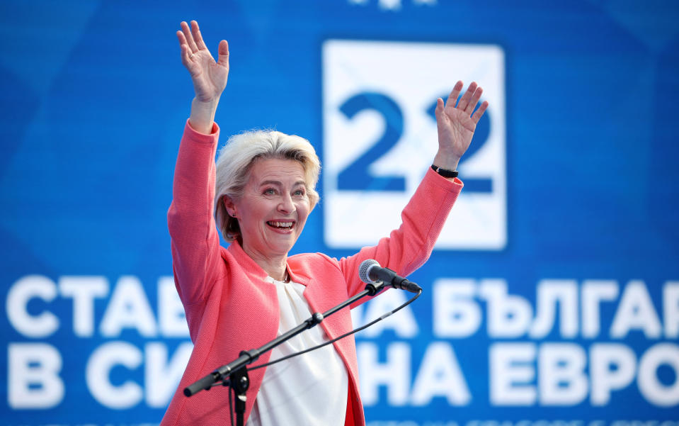 Ursula von der Leyen braucht Verbündete nicht nur aus der eigenen Partei (Bild: REUTERS/Stoyan Nenov)