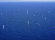 <p>Dong Energy verkauft 50 Prozent der Anteile am deutschen Offshore-Windpark „Riffgrund 2“ an einen Fonds, der von Global Infrastructure Partners verwaltet wird. Das Deal-Volumen gibt PwC mit 1,2 Milliarden Euro an – Platz 9 im Ranking. </p>