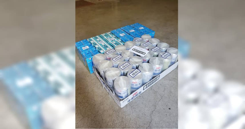 男網友買了總共60瓶飲料和食物，卻只要344元。（圖／翻攝自爆廢公社公開版）