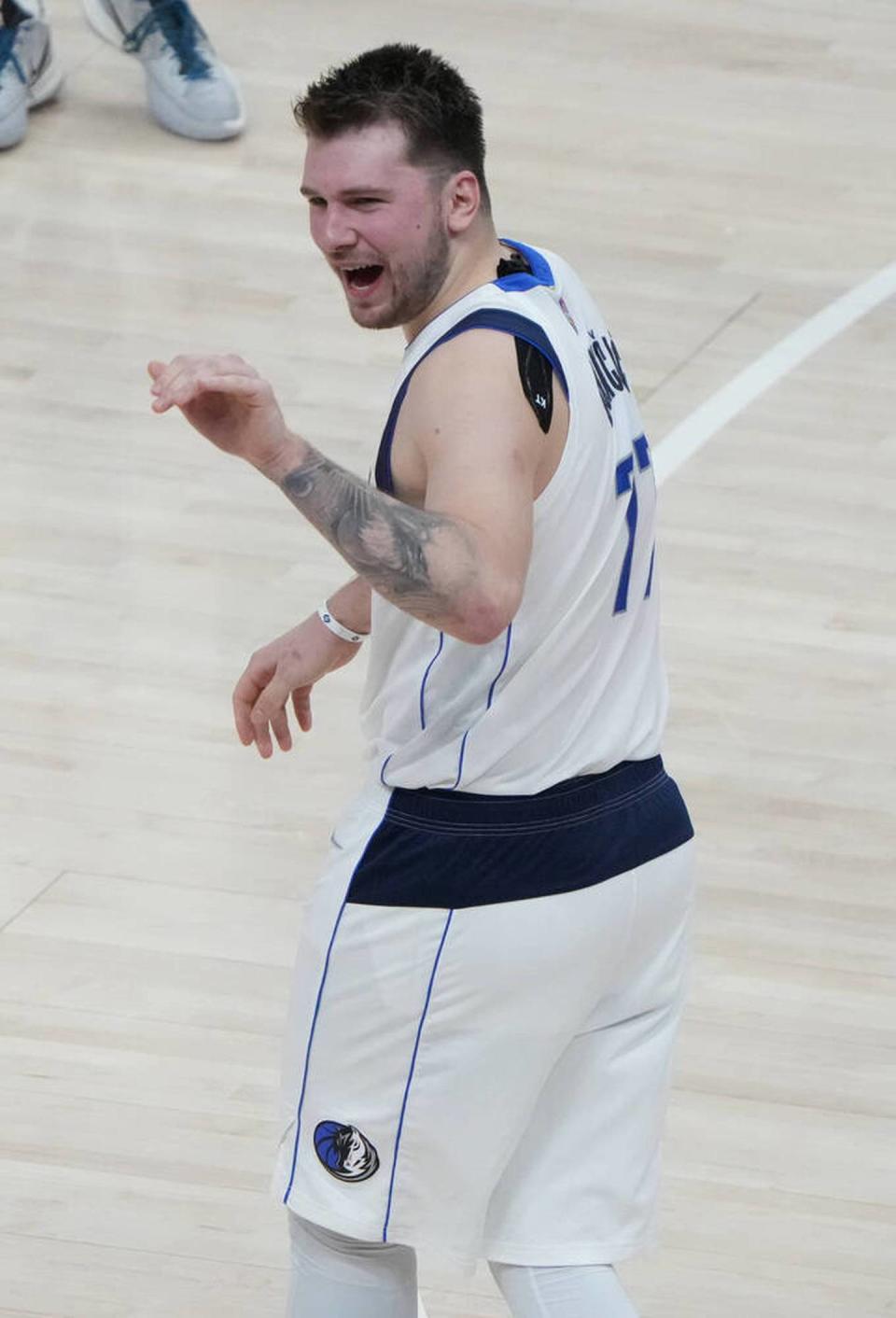 Doncic hält Mavs am Leben - kuriose Unterbrechung