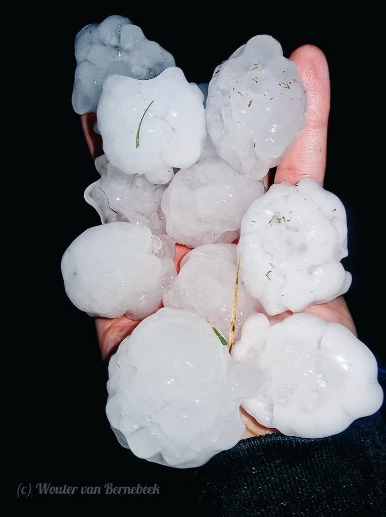 Hail up to 2" in size in Grainfield, Kansas