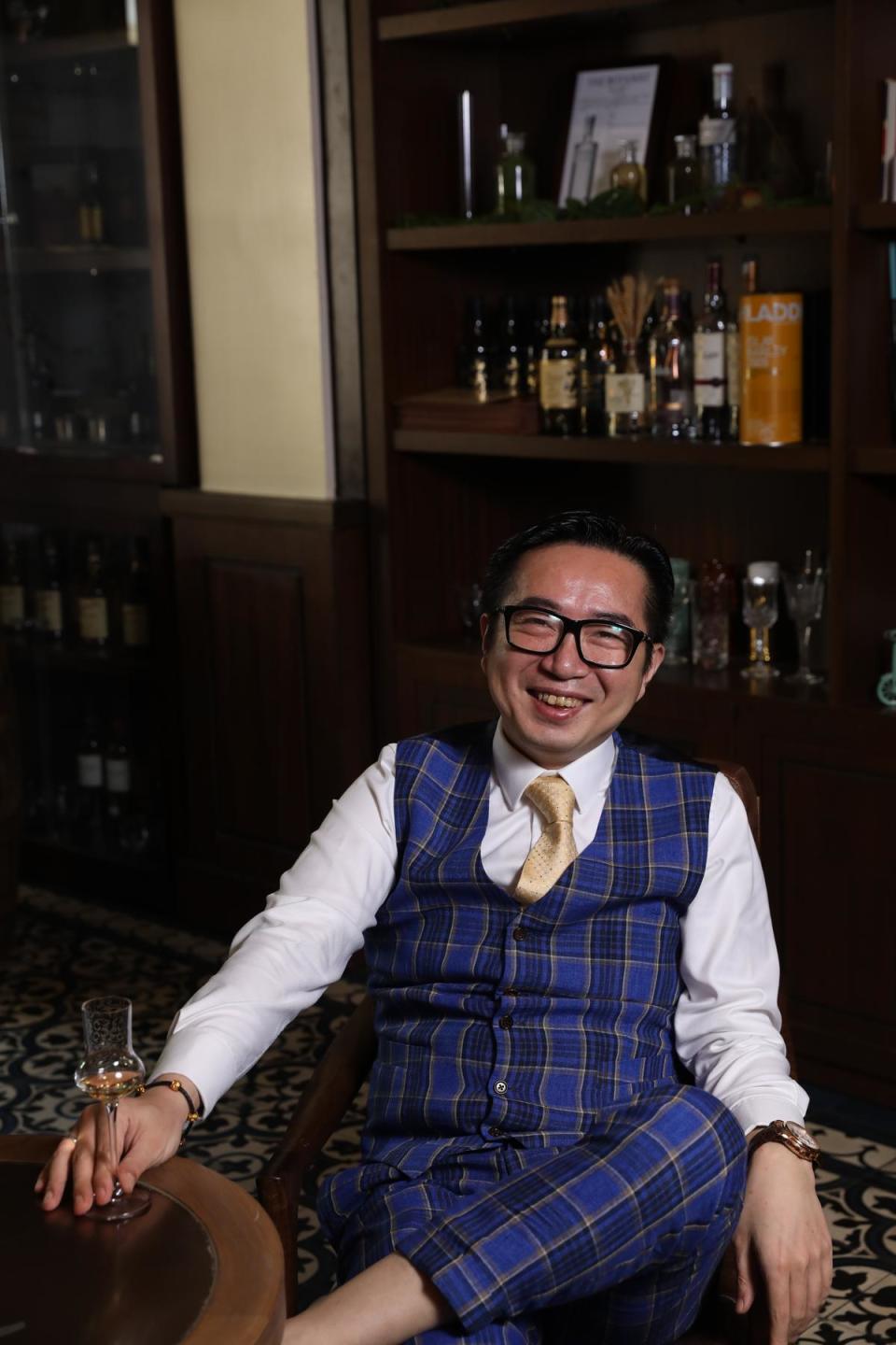 Harry是上海溢銘酒業創辦人，也是酒吧老闆，同時身為主辦Whisky L的CWS中國威士忌協會華東分會會長。