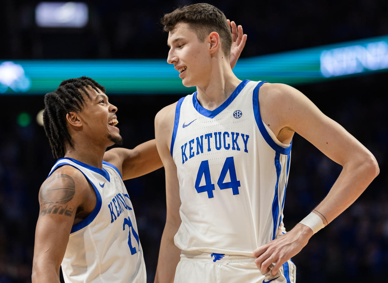 D.J. Wagner and Zvonimir Ivišić are leaving Kentucky. (Michael Hickey/Getty Images)