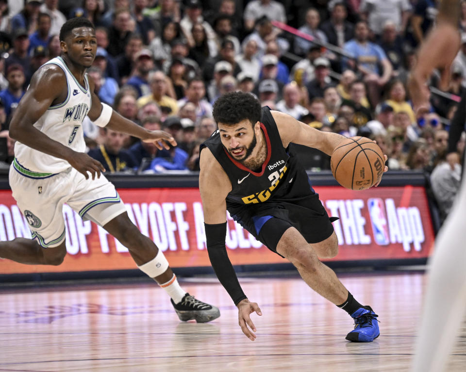 Jamal Murray與Anthony Edwards。(Photo by AAron Ontiveroz/The Denver Post)