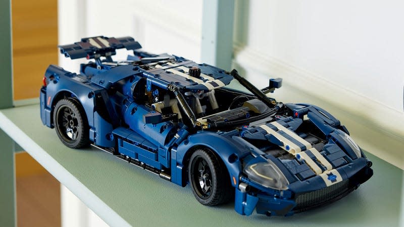 An image of the Lego ford GT kit. 