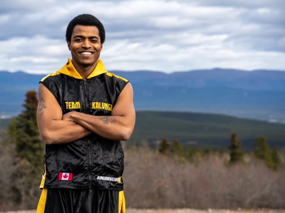 Mponda Kalunga is a boxer based in Whitehorse. He wants to organize a professional fight in the Yukon, something that hasn't happened in the territory since the gold rush.  (Vincent Bonnay/Radio-Canada - image credit)