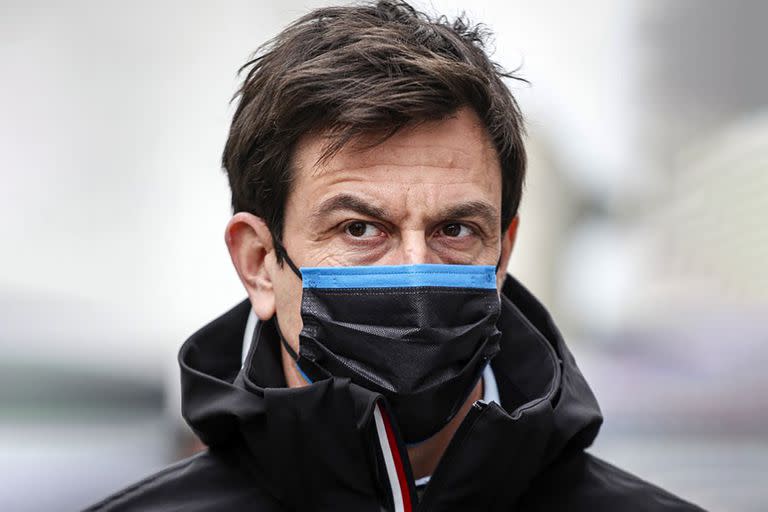 Toto Wolff evalúa los movimientos de Red Bull e intenta asegurar la fidelidad de su 