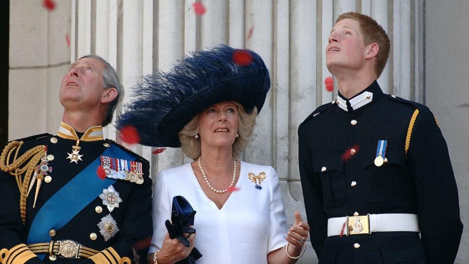 Confetti and feathers on the royal balcony